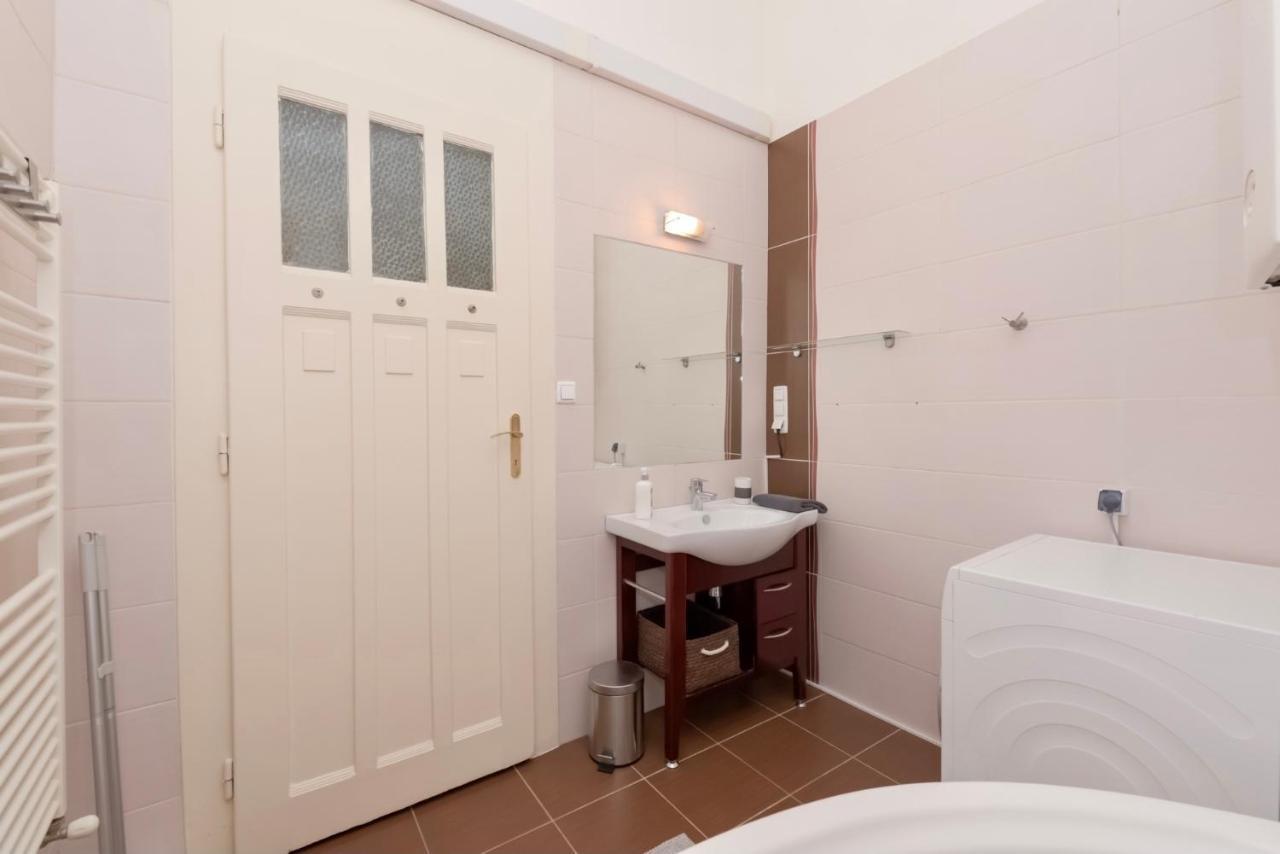 Corvina Apartment Budapest With Free Private Parking Екстериор снимка